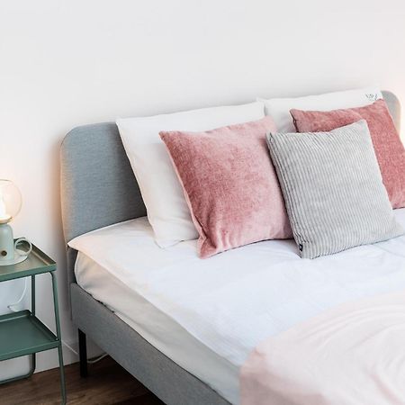 Krakow Trailside Apartments - By Upstairs ภายนอก รูปภาพ