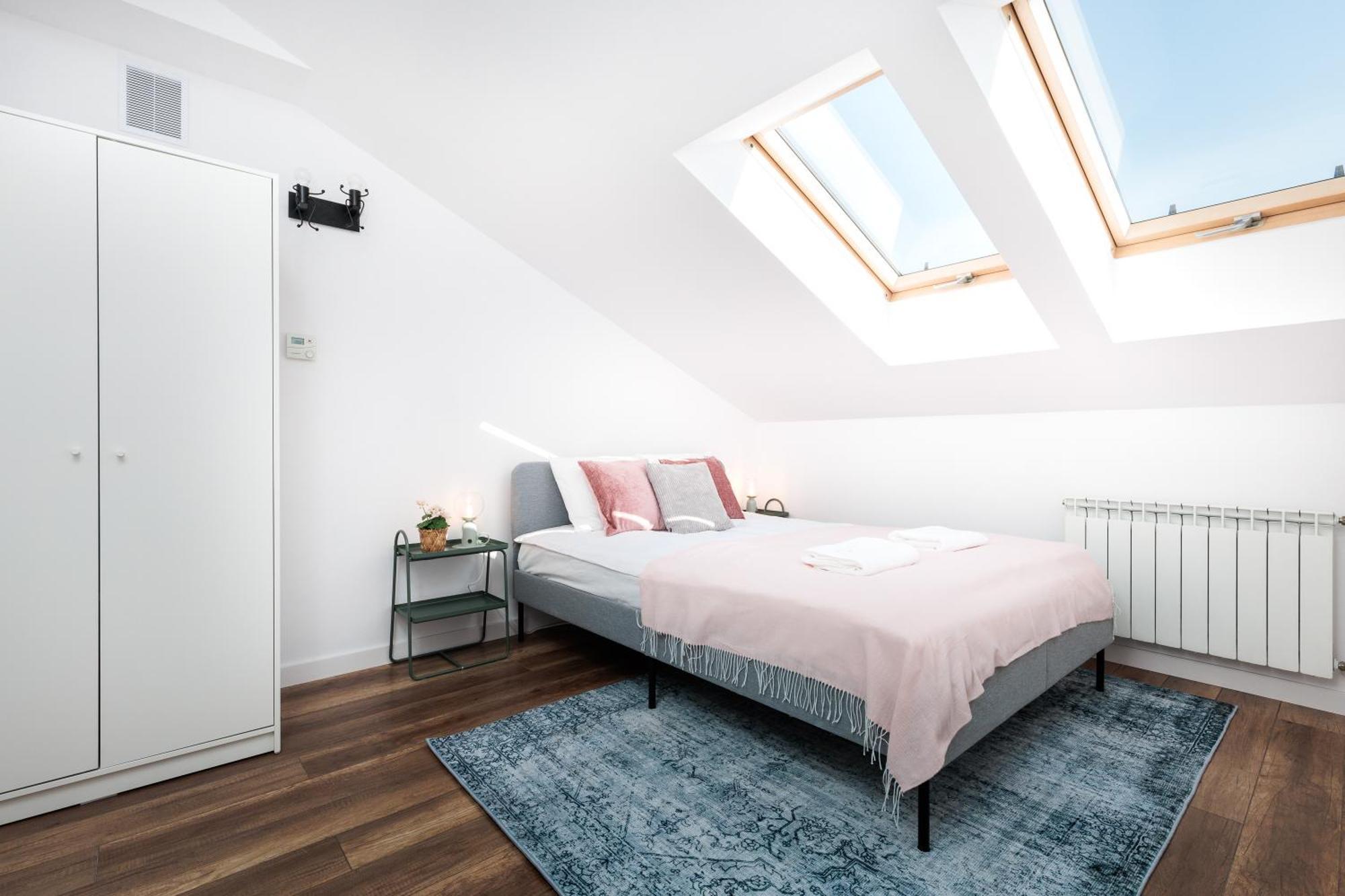 Krakow Trailside Apartments - By Upstairs ภายนอก รูปภาพ