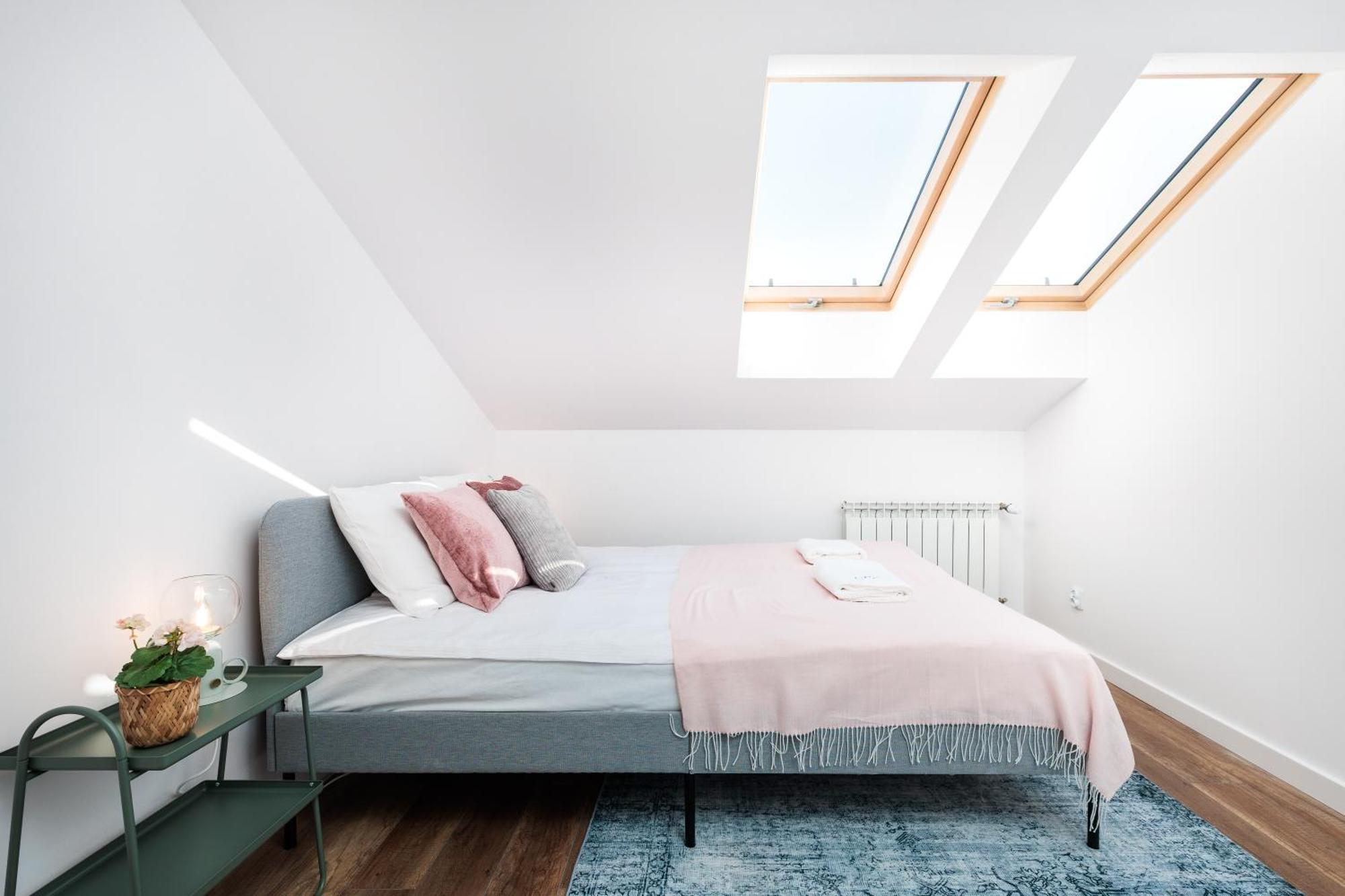 Krakow Trailside Apartments - By Upstairs ภายนอก รูปภาพ
